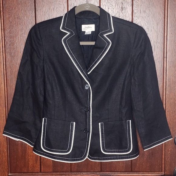Nieman Marcus Linen Blazer - Picture 8 of 10